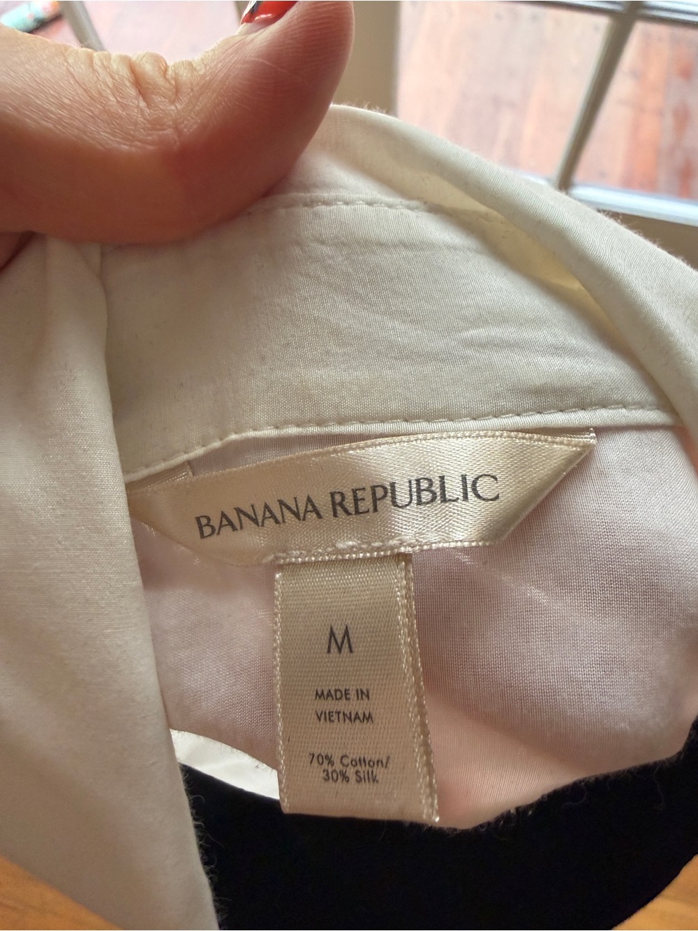Banana Republic White Sheer crop Button-Up Blouse - Picture 3 of 3